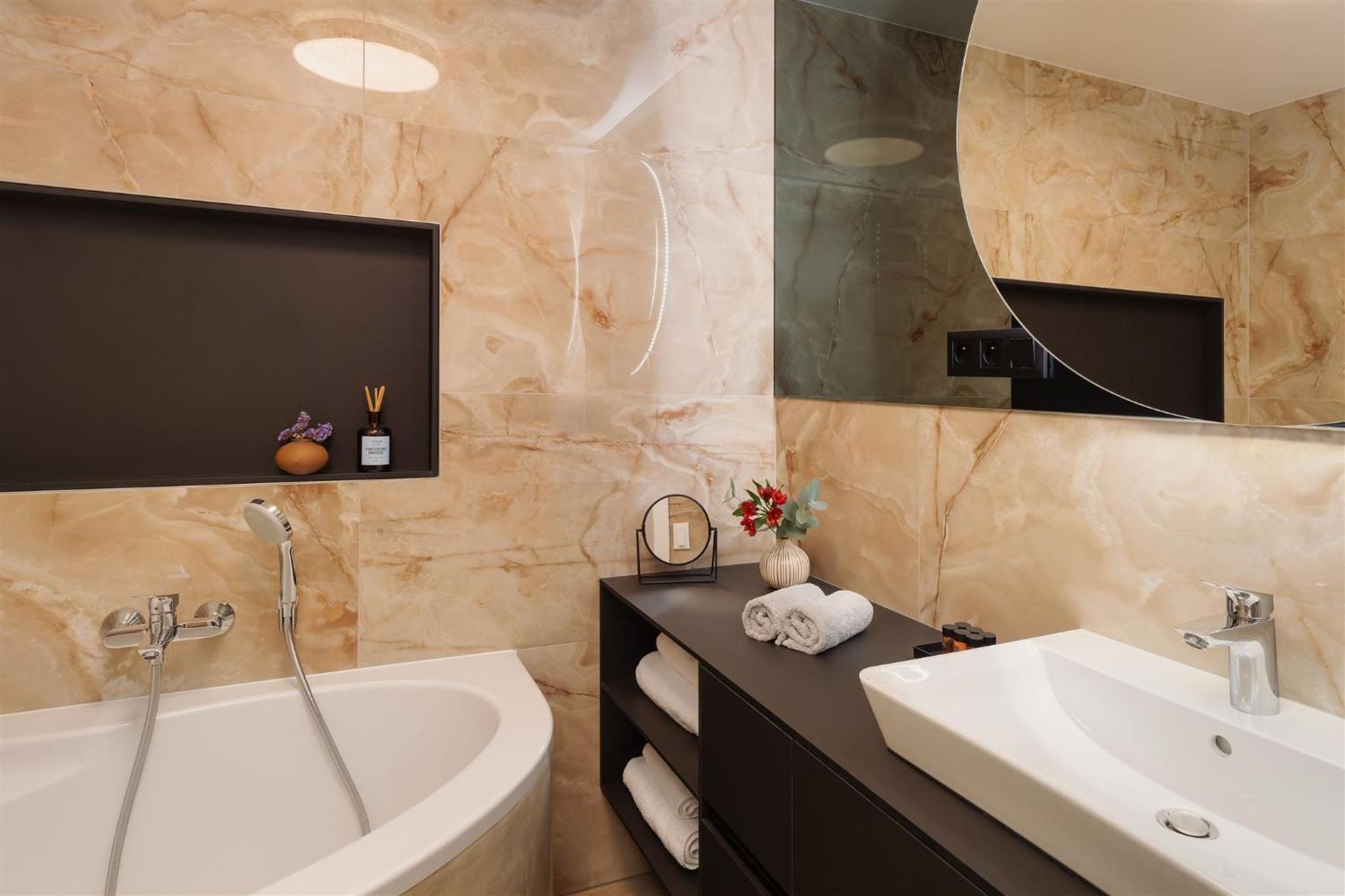 Luxury Sunny Home - Free Garage, Metro, Balcony, Ps5, 2Nd Parking On Request Praha