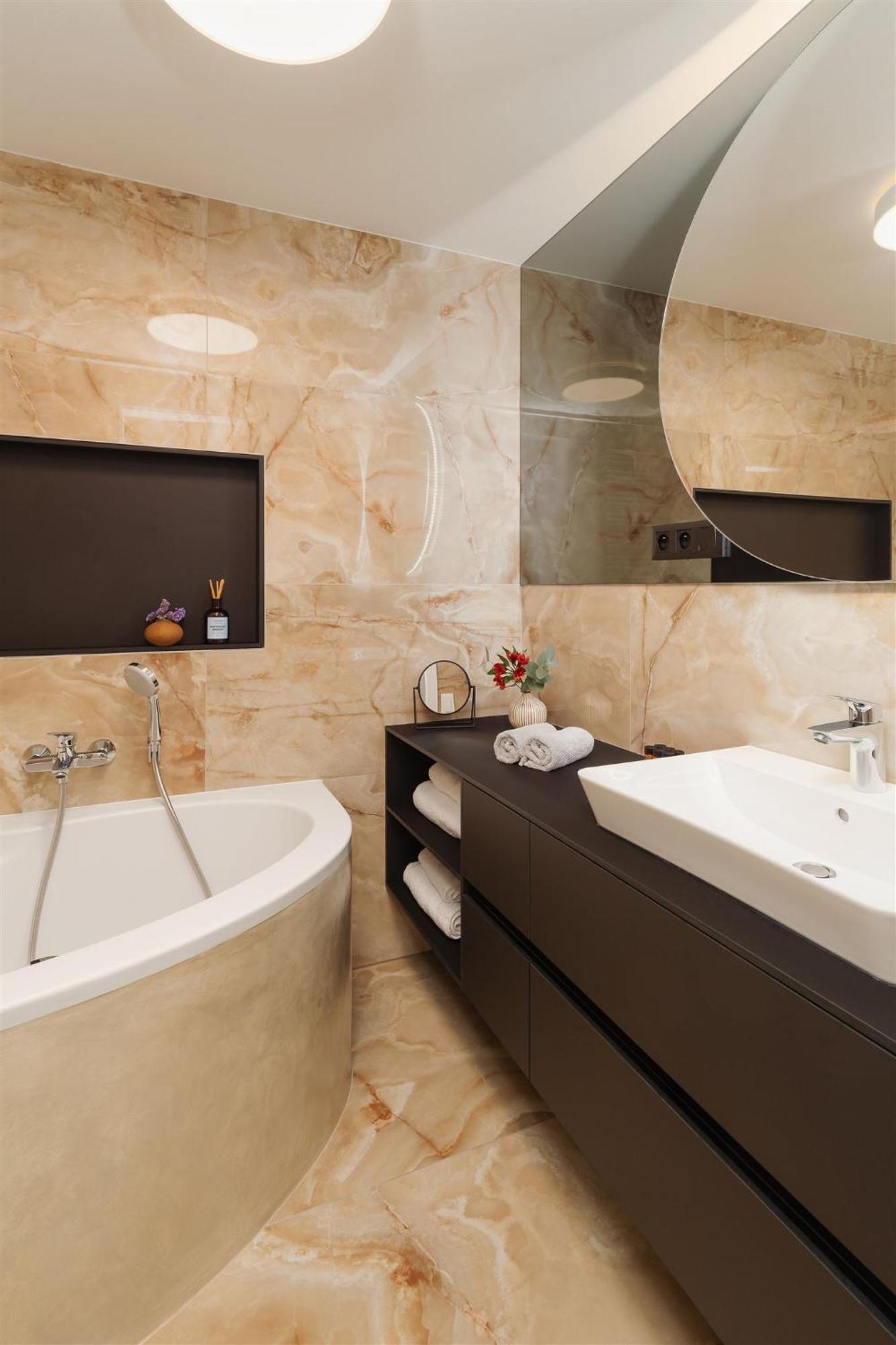 Luxury Sunny Home - Free Garage, Metro, Balcony, Ps5, 2Nd Parking On Request Apartmán *