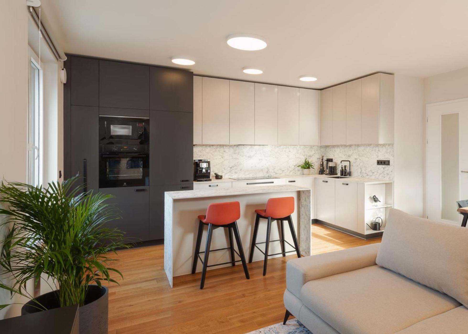 Luxury Sunny - Garage Parking, Metro, Balcony, Ps5 With Games Apartament *